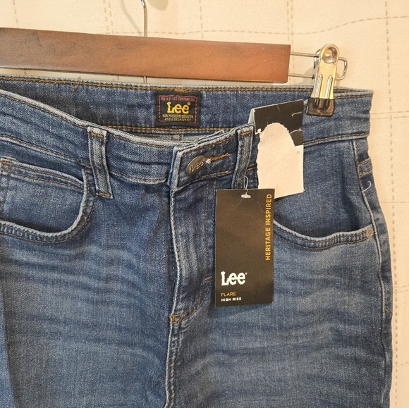 Lee Flare Jean - Picture 3 of 6